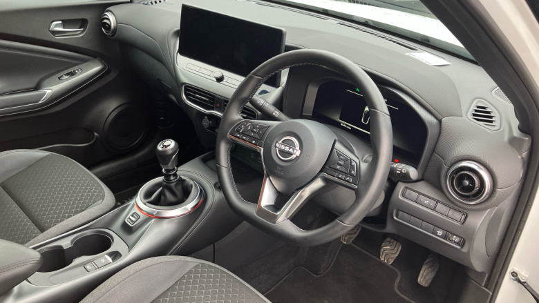 Nissan Juke 1.0 DiG-T N-Connecta 5dr Petrol Hatchback